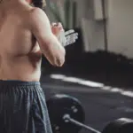 Optimiser votre temps de repos en musculation : les clés pour des résultats plus efficaces optimiser-votre-temps-de-repos-en-musculation-les-cles-pour-des-resultats-plus-efficaces