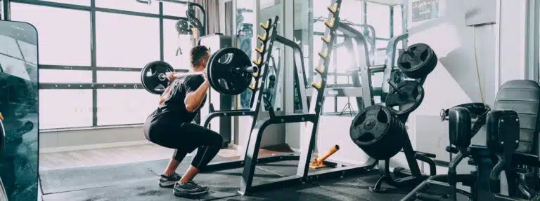 La musculation pendant 1 heure : Combien de calories brûlées et comment atteindre vos objectifs de perte de poids