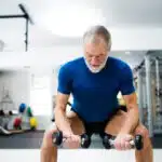 musculation-a-60-ans-les-bienfaits-dune-pratique-adaptee-pour-rester-en-forme-et-en-bonne-sante